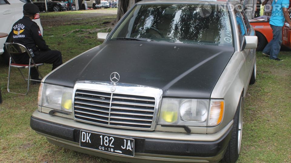 Mobil tersebut pernah digunakan oleh Almarhum Ida Bagus Mantra yang merupakan Gubernur Bali pada periode 1978-1988. Mobil tersebut buatan tahun 1987 dengan kapasitas mesin 3000cc.